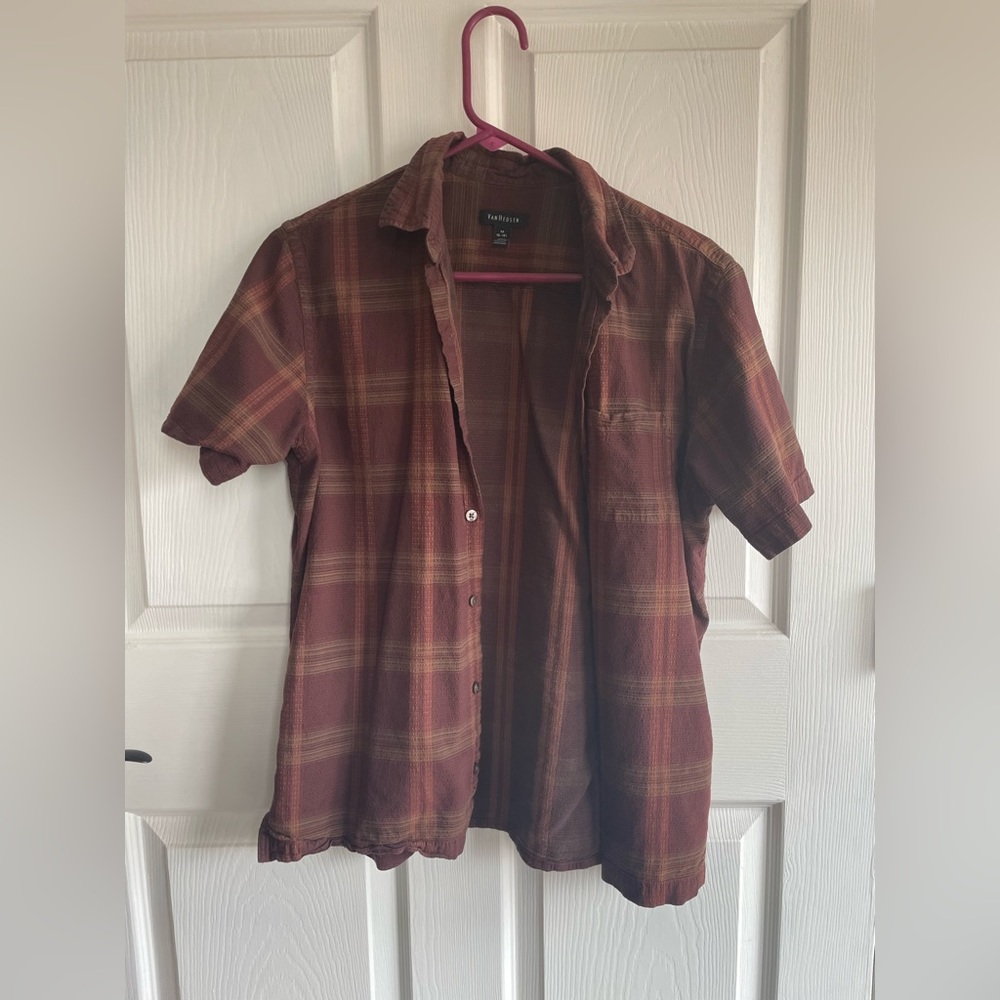 VanHeusen Button up